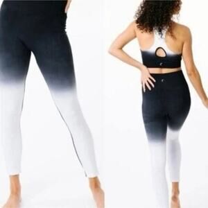 Zyia Active women's Ombre Amazing Seamless Hi Rise 7/8 Leggings Size M